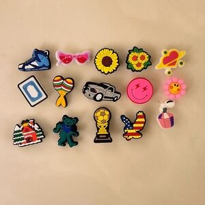 15 Croc Jibbitz pop culture, smile, flower, shoe